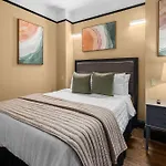 Beautiful Apt Near Times Square With Gym & Patio