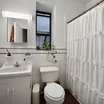 Room In A 3 Room Big Apartment Prime Harlem Location Apartment Near Central Park