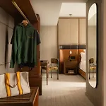 Four Seasons Downtown Hotel 5*