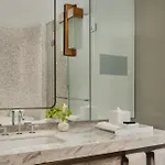 Four Seasons Downtown 5*