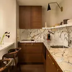 Four Seasons Downtown Hotel
