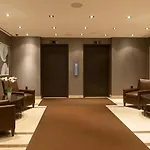 Lenox Hill 2Br W Elevator Doorman Nyc-1011