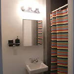 Midtown Manhattan Apartment *