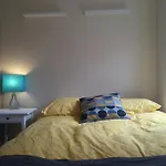 Nyc Two-Bedroom Apartment, Next To Subway
