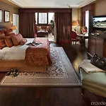 Plaza Athenee Hotel 5*