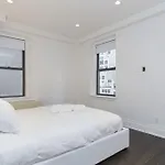 5th Ave Apartment *