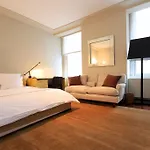 Financial District: Stylish Suite In Luxury Building