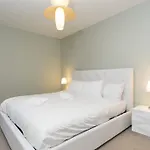 Apartment 5th Ave *