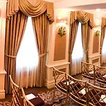 Hotel Plaza Athenee