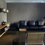 Alameda, Highline Hotel