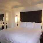 Aparthotel Aka Sutton Place