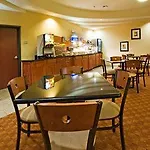 Country & By Radisson, Staten Island Hotel New York