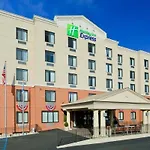 Country & By Radisson, Staten Island Hotel