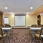 Country & By Radisson, Staten Island Hotel New York