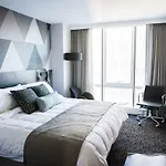 Hotel Courtyard By Marriott Long Island City/new York Manhattan View New York
