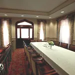 Hotel The Street 3*