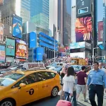 Luxury Studio Apartment - Garment District