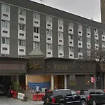 Hotel The Skyline 3*