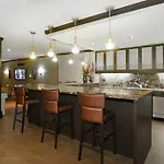 Global Luxury Suites At 10 Hanover Square