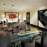 Global Luxury Suites At 10 Hanover Square