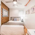 Chelsea (adults Only) Inn