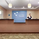 Country & By Radisson, Staten Island 3*