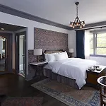 The High Line 4*