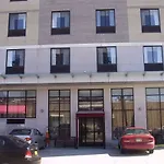 Sleep Long Island - Manhattan View 3*