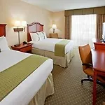 Hotel Fairfield & By Marriott Staten Island