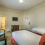 Wolcott 3* New York