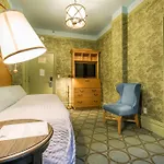 Wolcott Hotel