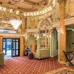 Wolcott Hotel