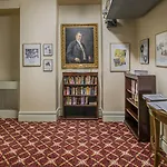 Wolcott Hotel