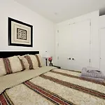 Places4Stay Wall Street Comfort