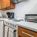 Prime Location In West Village 1 Bedroom With 2 Baths