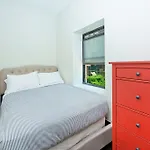 2 Bedroom In Lenox Hill