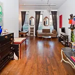 2 Bedroom Stunner Loft In Soho