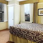 Hotel The @ 3*