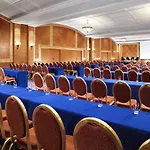 The Skyline Hotel 3*