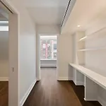 Global Luxury Suites At Franklin Place