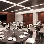Courtyard By Marriott Long Island City/new York Manhattan View Hotel