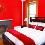 One-Bedroom Apartment W/Sofa Bed