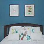 Comfortable One-Bedroom Apartment