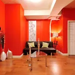 3 Bedroom Apartment In Midtown South