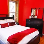 One-Bedroom Apartment W/Sofa Bed