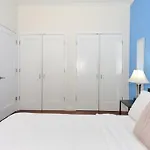 One Bedroom Apartment Midtown South
