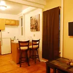 One-Bedroom Apartment W/Sofa Bed