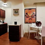 3 Bedroom Apartment In Midtown South
