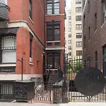 Brownstone In Upper East Side