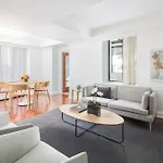 Aparthotel Aka Sutton Place
